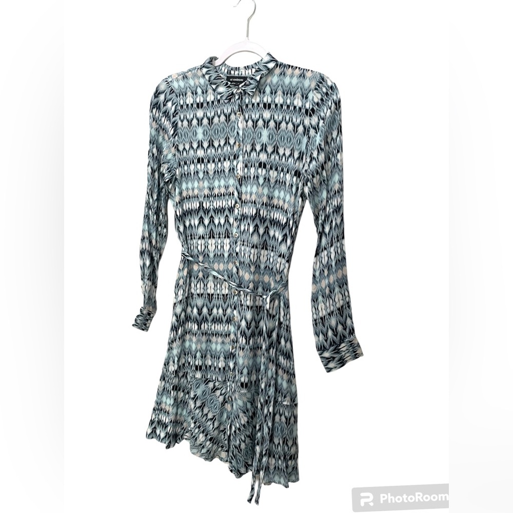 Le Chateau Dress, Long Sleeve, Button down fit and flare, Belted, light Blue, XS